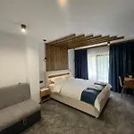 4u Luxury Vila